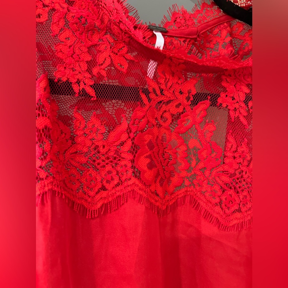 🔥‼️ Free people beautiful Red Lace detail Crop Top‼️🔥 - Picture 3 of 4